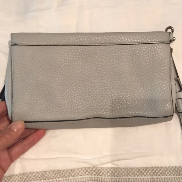 Warhol inspired $, hand painted on wristlet NWOT - Picture 4 of 5